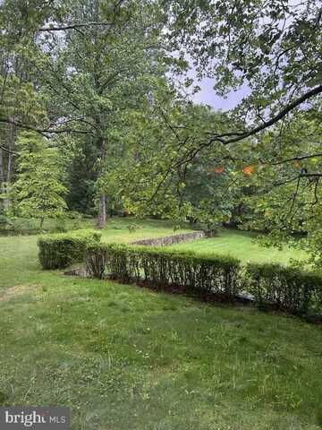 20-L CONSTANT SPRING RD, MALVERN, PA 19355