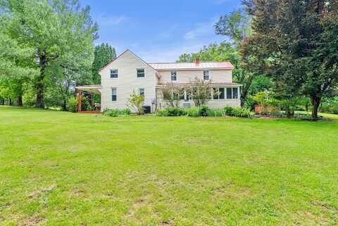 687 Gidsville Road, Amherst, VA 24521