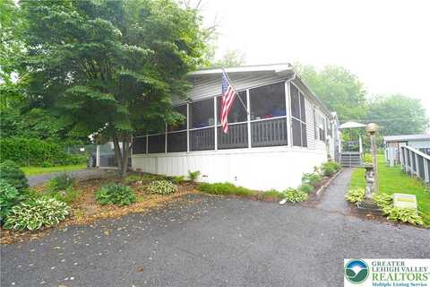 6 Briarwood Court N, East Allen Twp, PA 18014