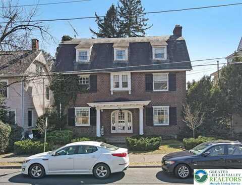 607 Thomas Street, Stroudsburg, PA 18360