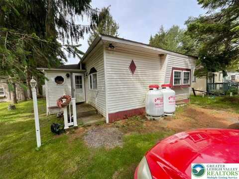 321 Campstead Circle, Tobyhanna, PA 18610