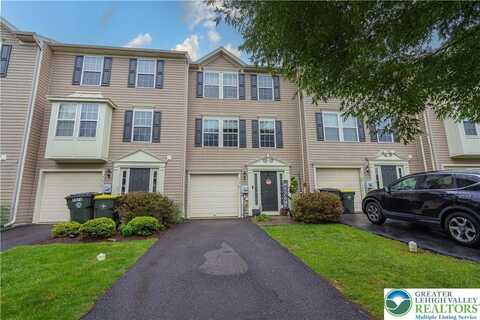 7876 Red Hawk Court, Macungie, PA 18031