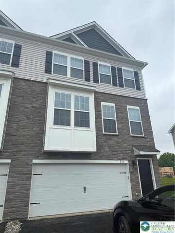 251 Winding Road, Fair Oaks, PA 18040