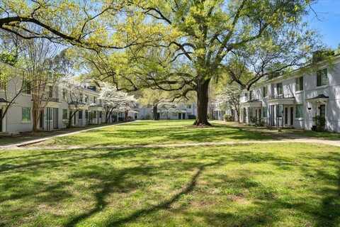 585 E PARKWAY, Memphis, TN 38104
