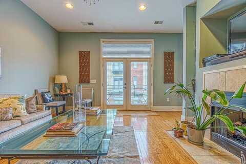 621 DENMARK, Memphis, TN 38103