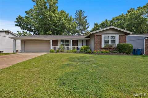 527 Blazedwood Drive, Ballwin, MO 63021