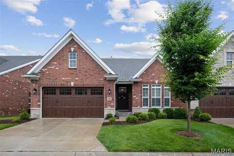 1325 Spring Snow Drive, Frontenac, MO 63131