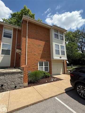 1921 Hunting Lake Court, Kirkwood, MO 63122