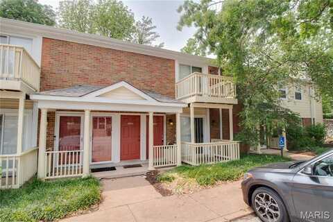 9041 N Swan Circle, Saint Louis, MO 63144