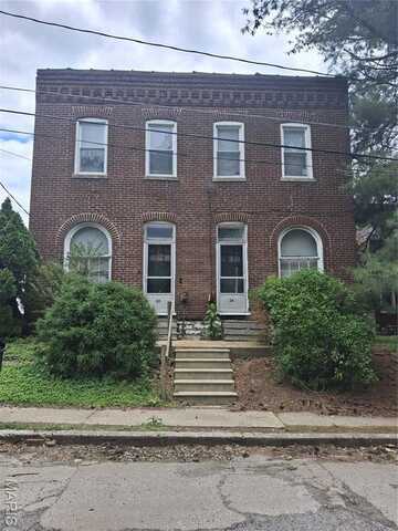 22 S 9th Street, Belleville, IL 62220