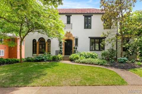 7428 Wellington Way, Clayton, MO 63105