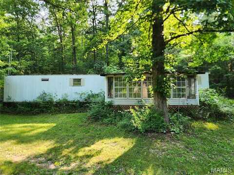 300 W. 6th St., Mill Spring, MO 63952