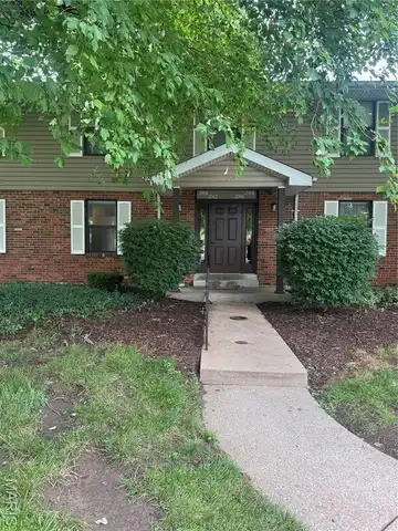 2002 New Sun Drive, Florissant, MO 63031