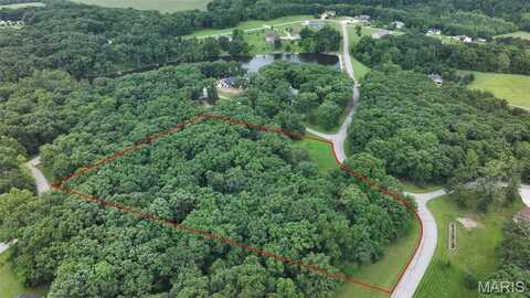 82 Parc Forest Trail, Hawk Point, MO 63349