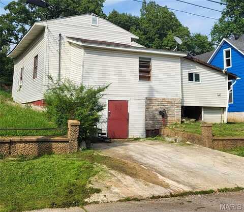 945 Cedar Street, Poplar Bluff, MO 63901