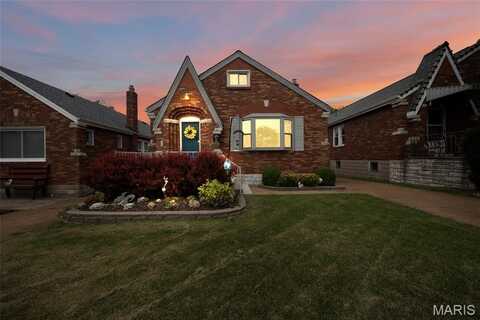 9331 Rambler Drive, Saint Louis, MO 63123