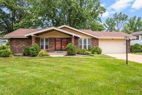 5100 Heathfield Drive, Saint Louis, MO 63128