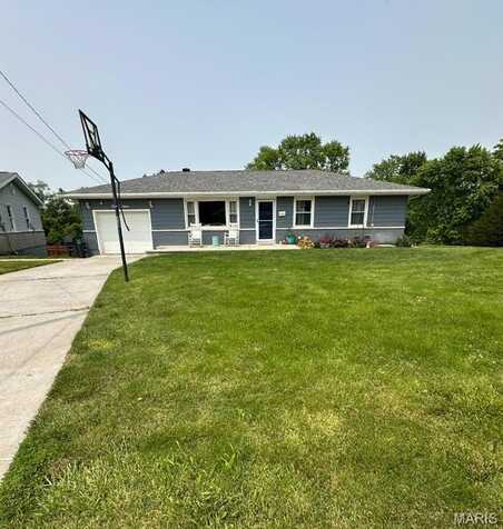 415 Virginia Avenue, Cottage Hills, IL 62018
