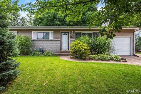 1910 Flamingo Drive, Florissant, MO 63031