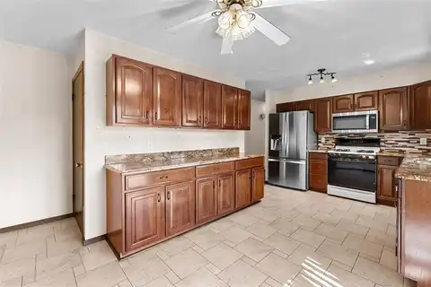 226 Ridgeview Drive, Columbia, IL 62236