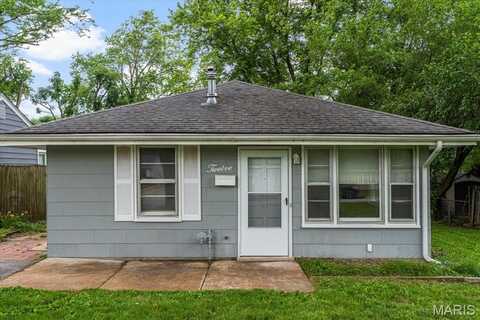 12 McNulty Drive, Florissant, MO 63031