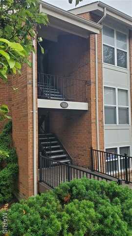 1924 Greenglen Drive, Kirkwood, MO 63122