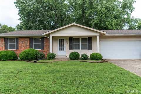 18 Novella Drive, Saint Peters, MO 63376