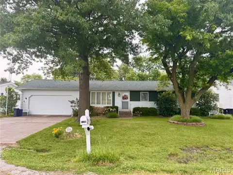 1106 N Oak Street, Vandalia, MO 63382