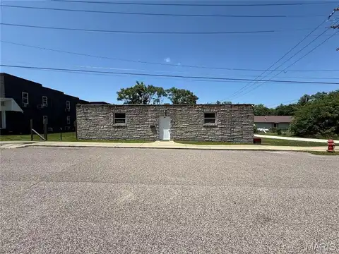 605 NE Main Street, Cuba, MO 65453