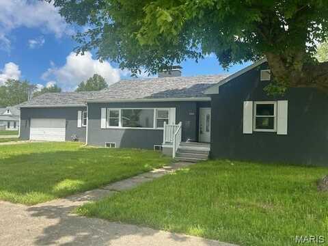 305 E Hauser Street, Litchfield, IL 62056