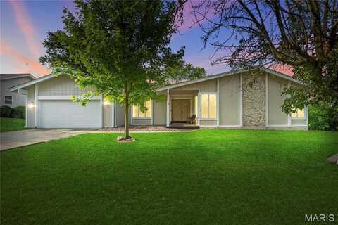 65 Rue Grand Drive, Lake Saint Louis, MO 63367