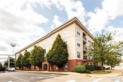 1270 Strassner Drive, Saint Louis, MO 63144