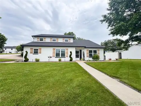 123 Clover Road, Hannibal, MO 63401