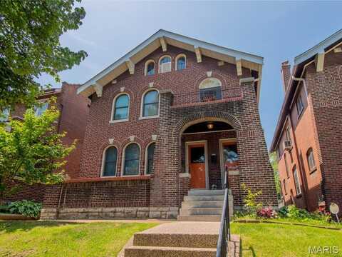 3676 Dover Place, Saint Louis, MO 63116