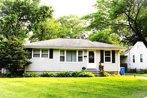 16 Regina Court, Florissant, MO 63031