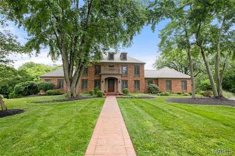 9 Arlington Oaks Court, Town and Country, MO 63017