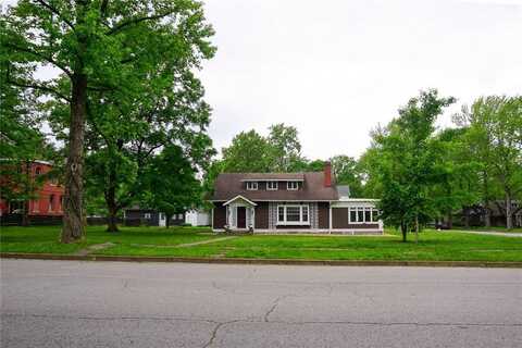 301 S Meramec Street, Saint James, MO 65559