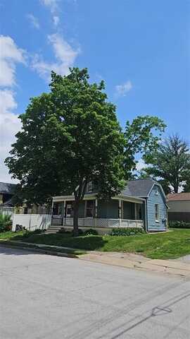 118 N 8th Street, Saint Charles, MO 63301