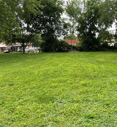 218 E North Street, Staunton, IL 62088