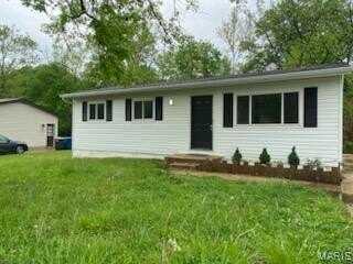 1551 Ville Rosa Lane, Hazelwood, MO 63042