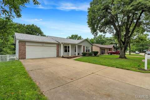 935 Summer Leaf Drive, Saint Peters, MO 63376