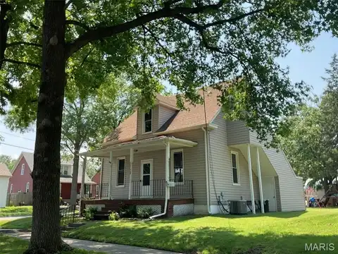 720 ZSCHOKKE Street, Highland, IL 62249