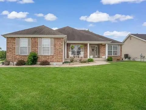 832 Foxglove Drive, Waterloo, IL 62298