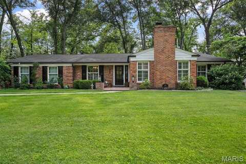 1805 Firethorn Drive, Des Peres, MO 63131