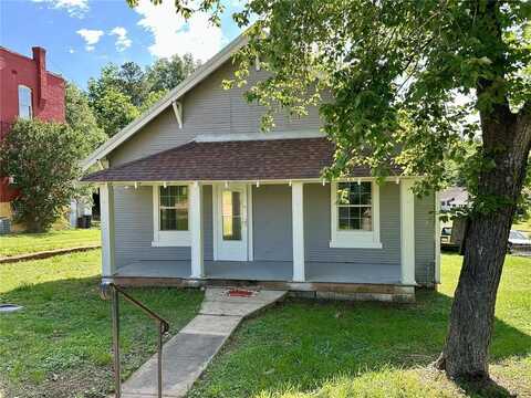 706 Sanders Avenue, Poplar Bluff, MO 63901