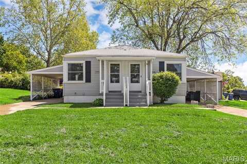 3536 Saint Sebastian Lane, Saint Ann, MO 63074