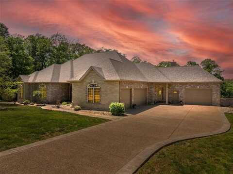 3840 Rooster Ridge Lane, Defiance, MO 63341