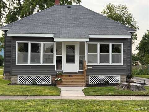 309 E Pearl Street, Jerseyville, IL 62052