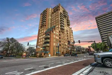 8025 Maryland Avenue, Saint Louis, MO 63105