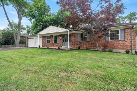 1066 Toreador Drive, Chesterfield, MO 63141